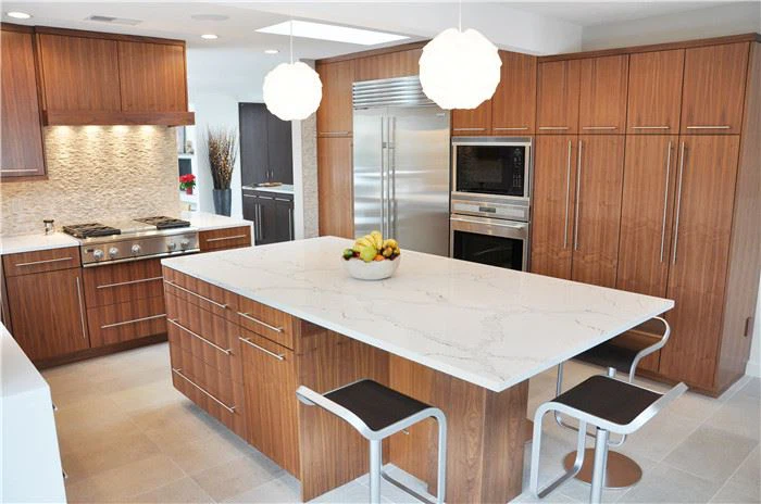 Calacatta binaco quartz for dinner table
