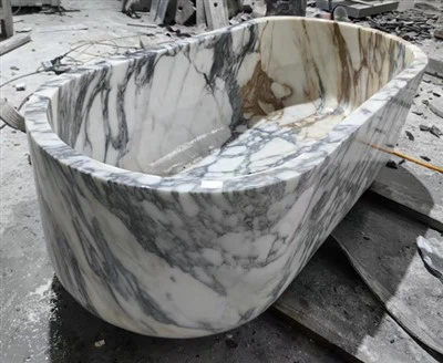 Tub seomra folctha marmair